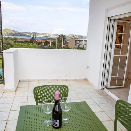 Seafront Central Apt In Lavrio Apartment Bagian luar foto