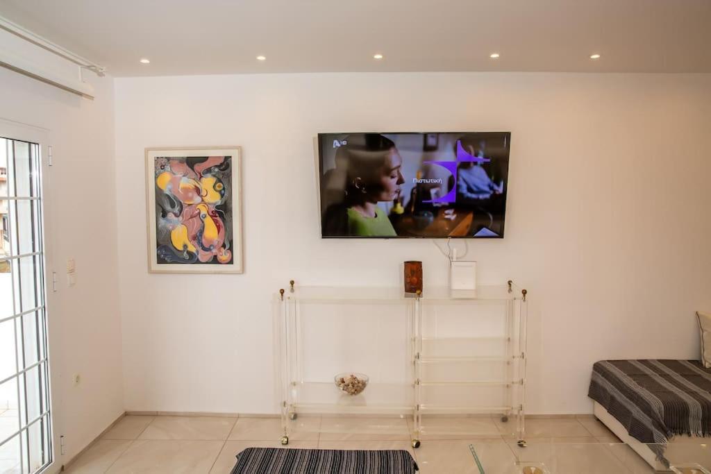 Seafront Central Apt In Lavrio Apartment Bagian luar foto