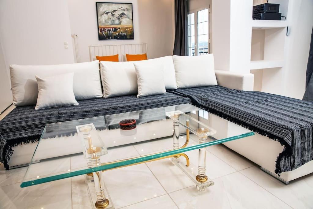 Seafront Central Apt In Lavrio Apartment Bagian luar foto