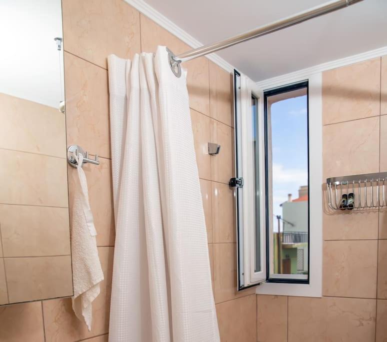 Seafront Central Apt In Lavrio Apartment Bagian luar foto