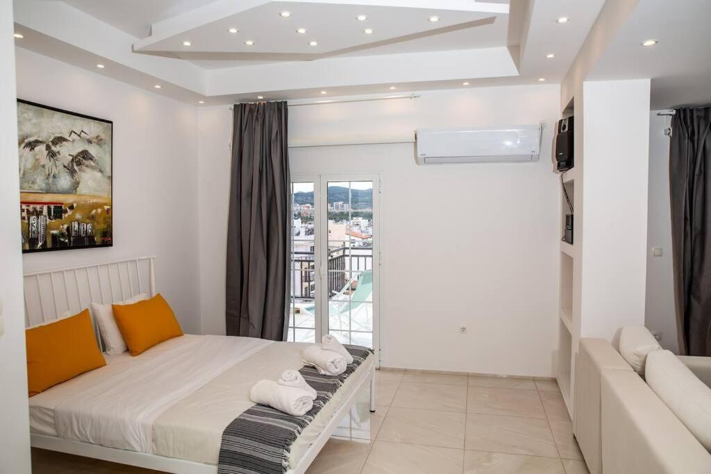 Seafront Central Apt In Lavrio Apartment Bagian luar foto