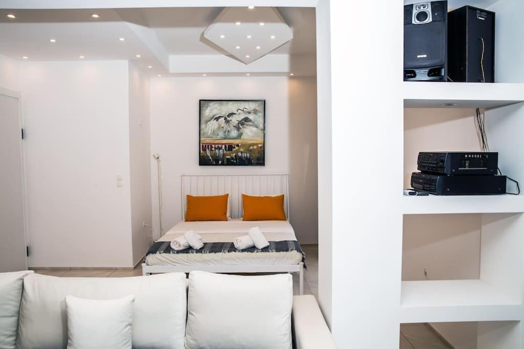 Seafront Central Apt In Lavrio Apartment Bagian luar foto