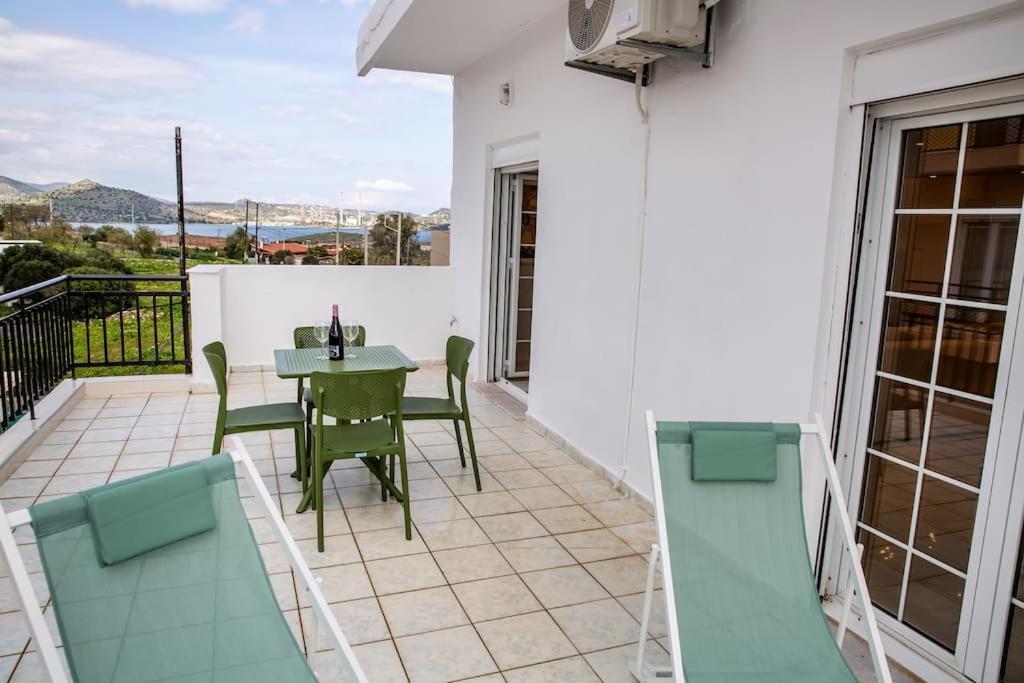 Seafront Central Apt In Lavrio Apartment Bagian luar foto
