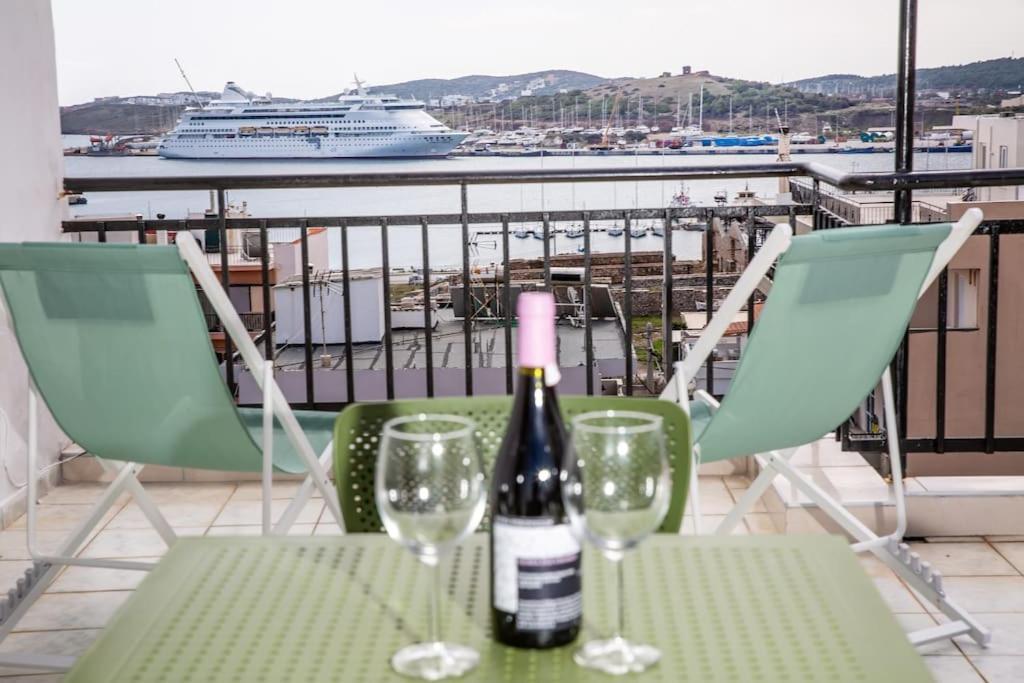 Seafront Central Apt In Lavrio Apartment Bagian luar foto