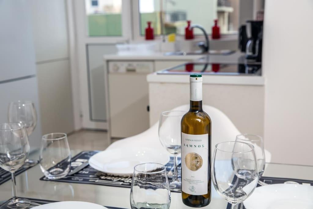 Seafront Central Apt In Lavrio Apartment Bagian luar foto