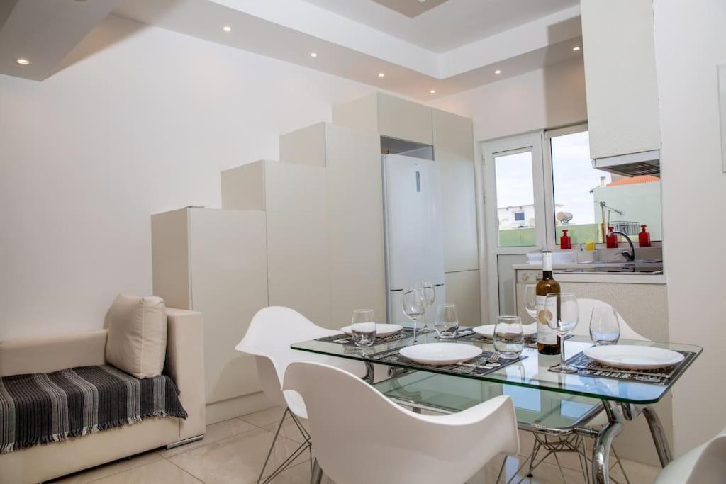 Seafront Central Apt In Lavrio Apartment Bagian luar foto