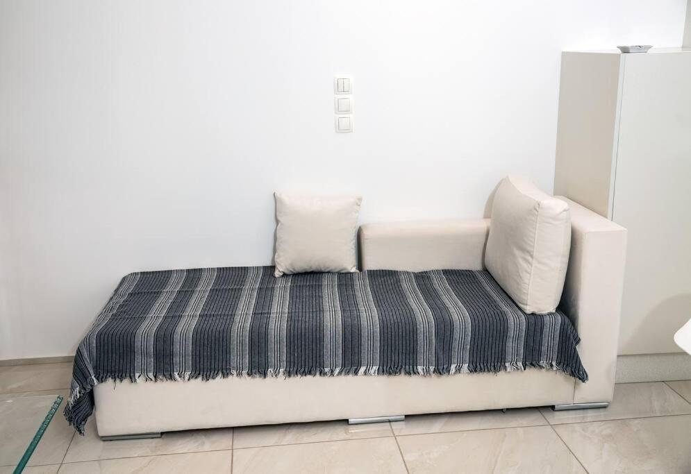 Seafront Central Apt In Lavrio Apartment Bagian luar foto