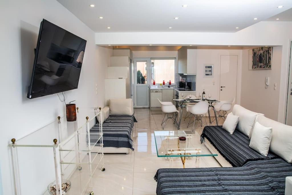 Seafront Central Apt In Lavrio Apartment Bagian luar foto