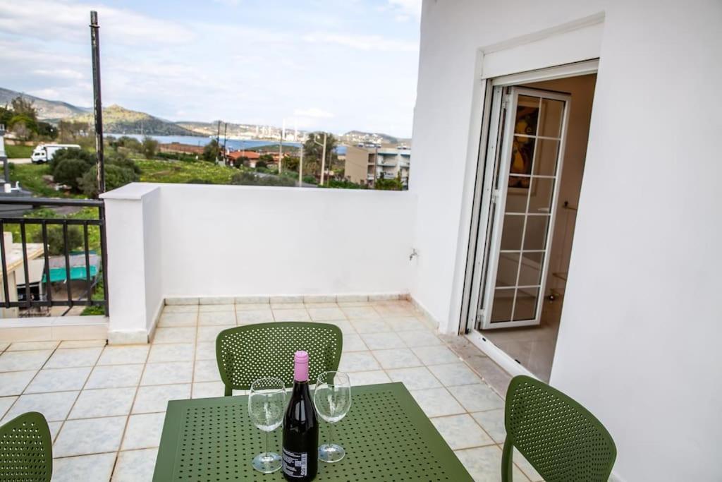 Seafront Central Apt In Lavrio Apartment Bagian luar foto