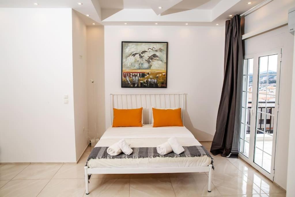 Seafront Central Apt In Lavrio Apartment Bagian luar foto
