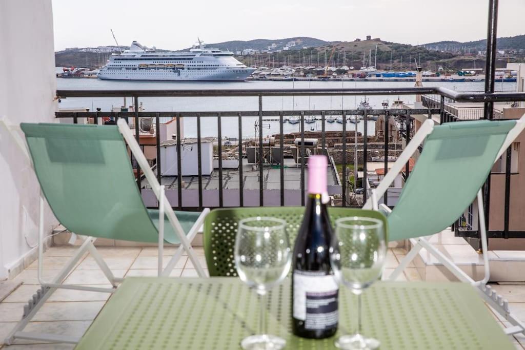 Seafront Central Apt In Lavrio Apartment Bagian luar foto