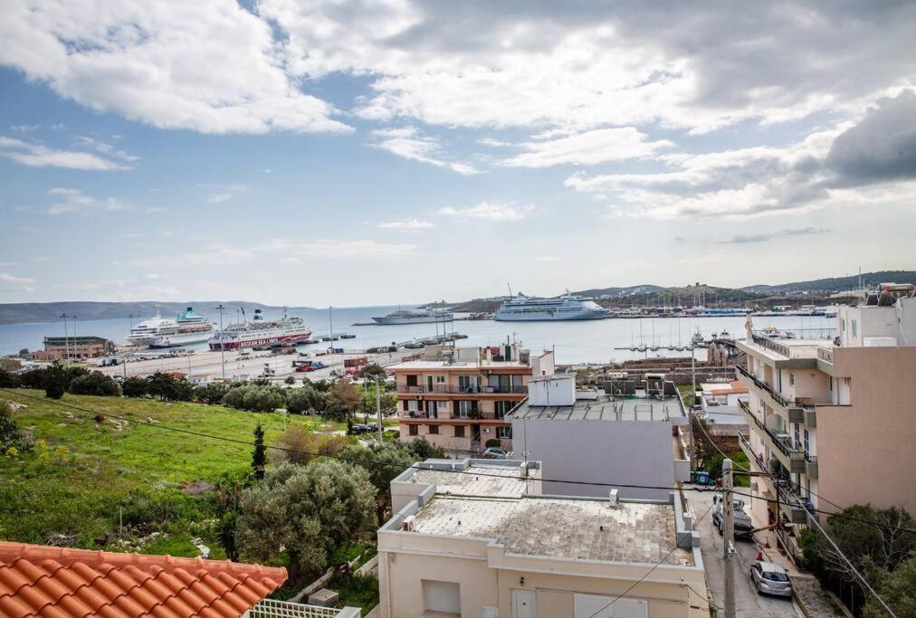 Seafront Central Apt In Lavrio Apartment Bagian luar foto