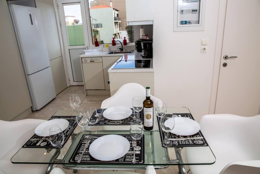 Seafront Central Apt In Lavrio Apartment Bagian luar foto