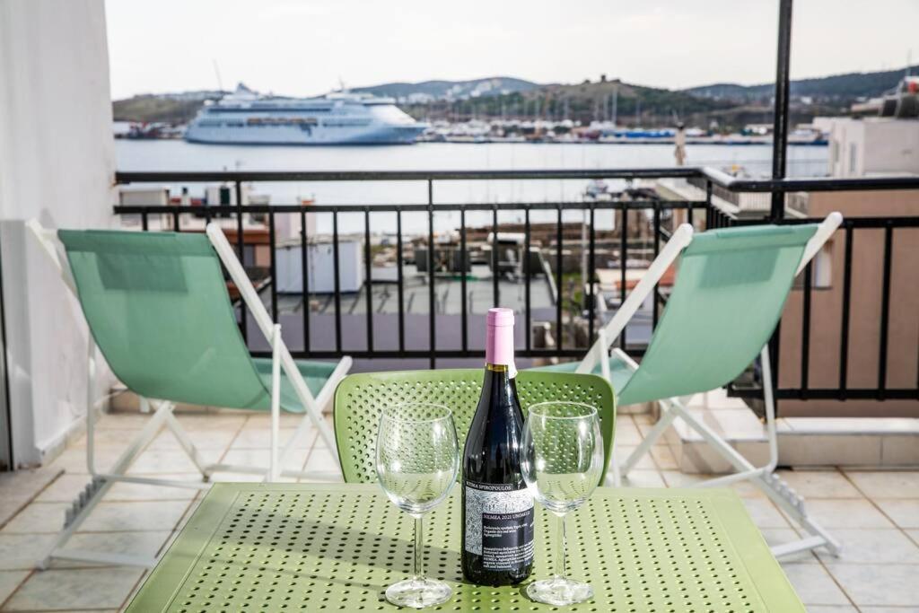 Seafront Central Apt In Lavrio Apartment Bagian luar foto